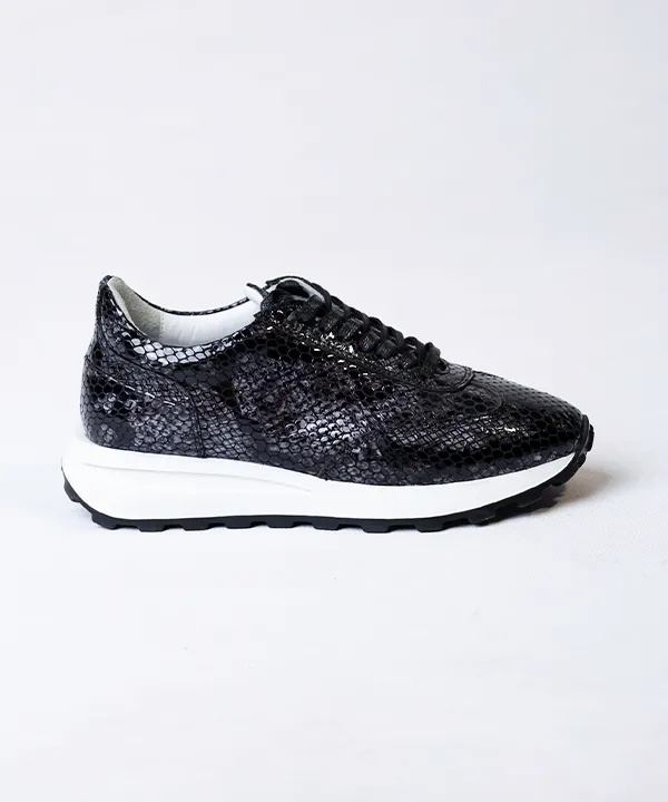 کتانی چرم اسنک زنانه کد 2585 - مشکی