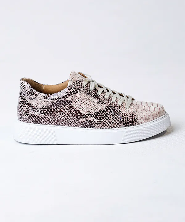 کتانی چرم اسنک زنانه کد 2584 - کرم