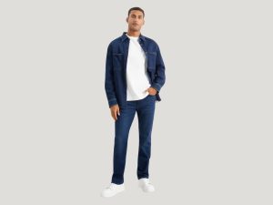 شلوار جین استریت فیت (Straight Fit)